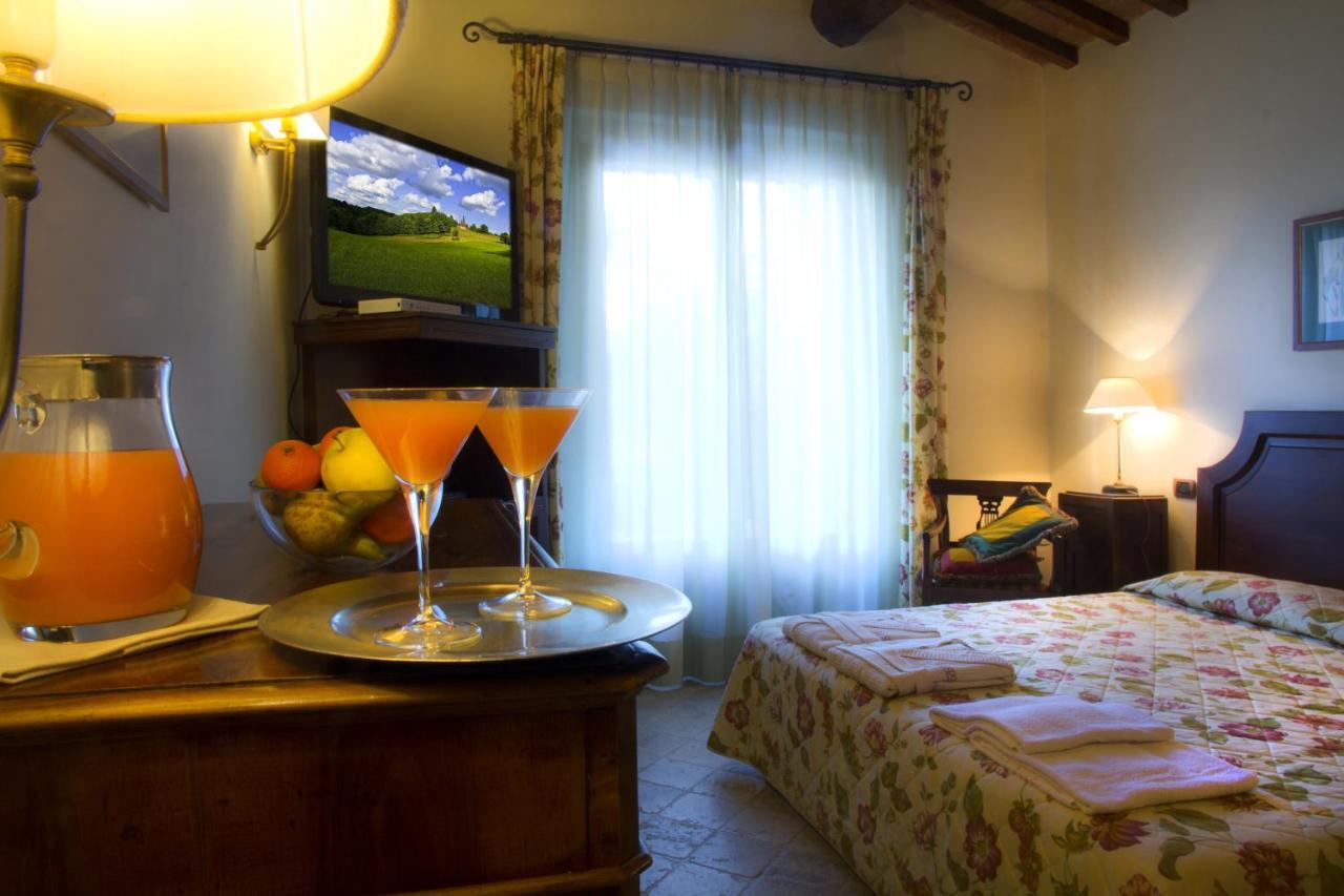 Logge Del Perugino; Sure Hotel Collection By Best Western Citta della Pieve Room photo