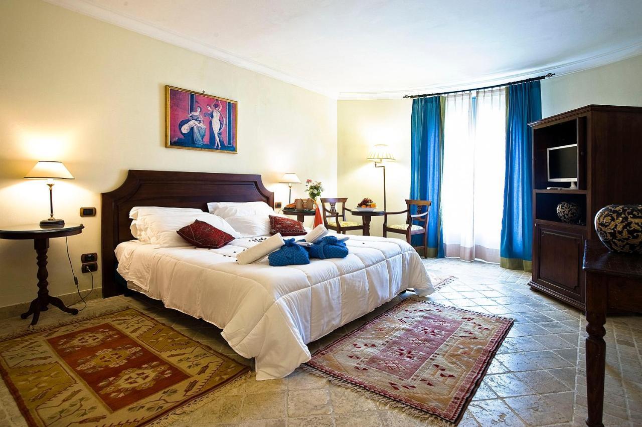 Logge Del Perugino; Sure Hotel Collection By Best Western Citta della Pieve Room photo